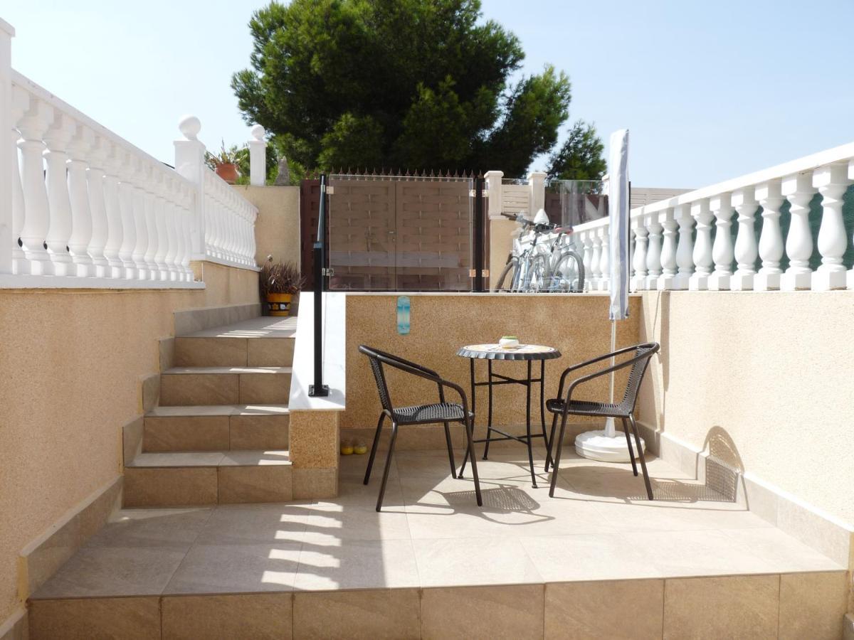 Modern Apartment Near Beach La Mata  Eksteriør bilde